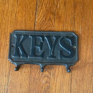 Black Metal Key Holder